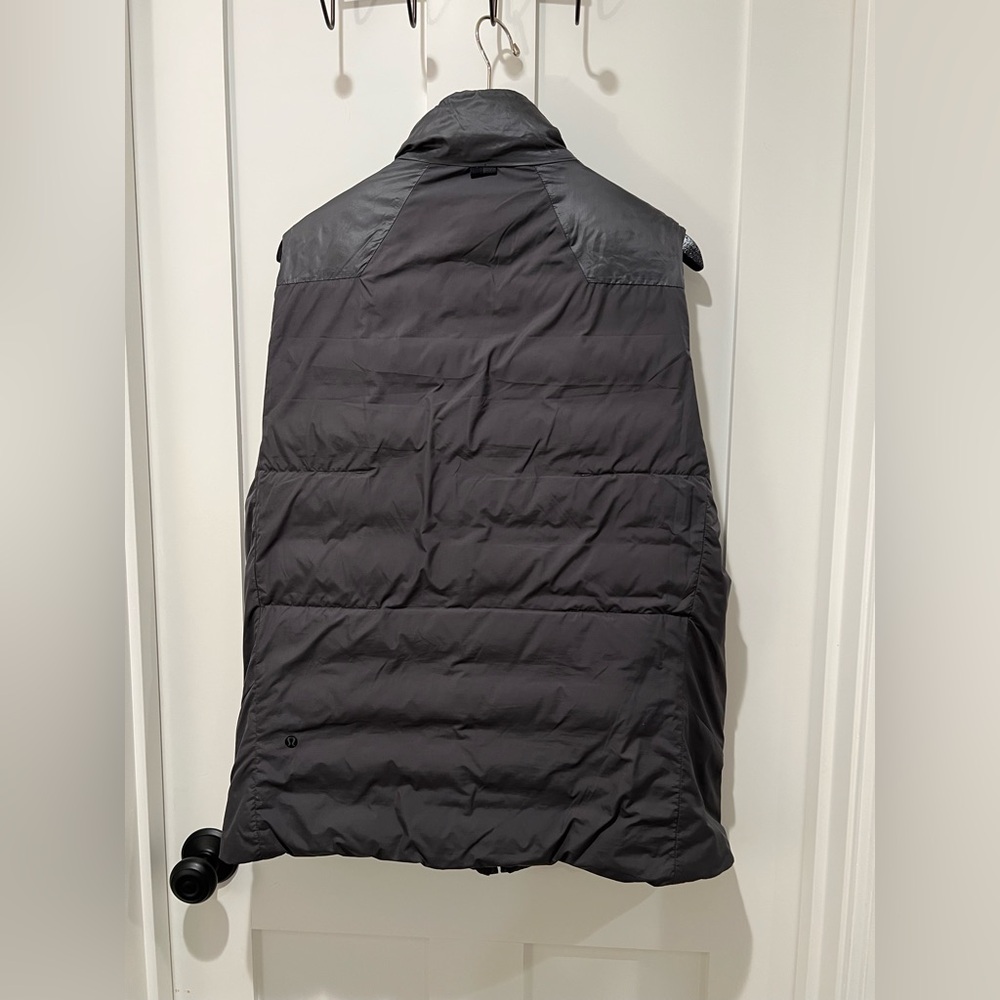 Lululemon Reversible Down Vest Palm Deco Grey- Men’s XL NWOT - Picture 8 of 9